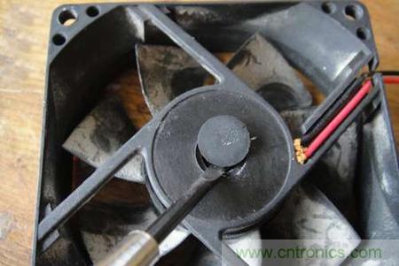 想減少電費嗎？DIY一個迷你風力發(fā)電機吧