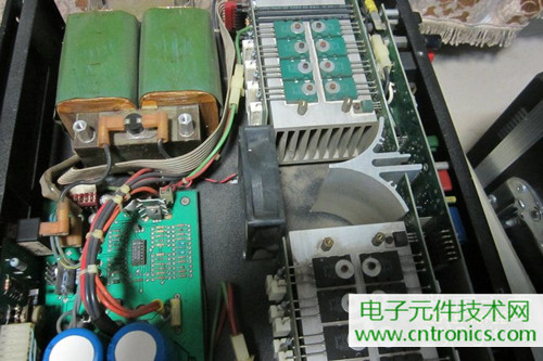 用料很給力！專業(yè)后級(jí)功放美國(guó)高峰FA1201拆解