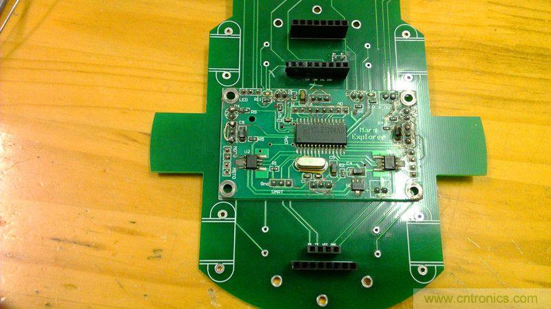 牛人力作！PCB版藍(lán)牙智能小車DIY