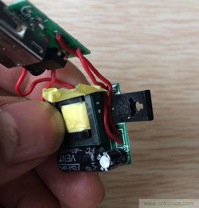 &ldquo;真&rdquo;&ldquo;假&rdquo;蘋(píng)果綠充電器拆解解密