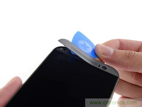 牛人強(qiáng)拆！新HTC One(M8)真機(jī)精密做工難修理