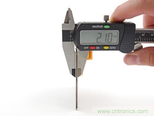 牛人強(qiáng)拆！新HTC One(M8)真機(jī)精密做工難修理