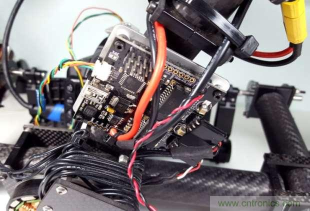 攝影發(fā)燒友：想要相機(jī)穩(wěn)如雞頭，學(xué)我DIY自平衡相機(jī)穩(wěn)定器