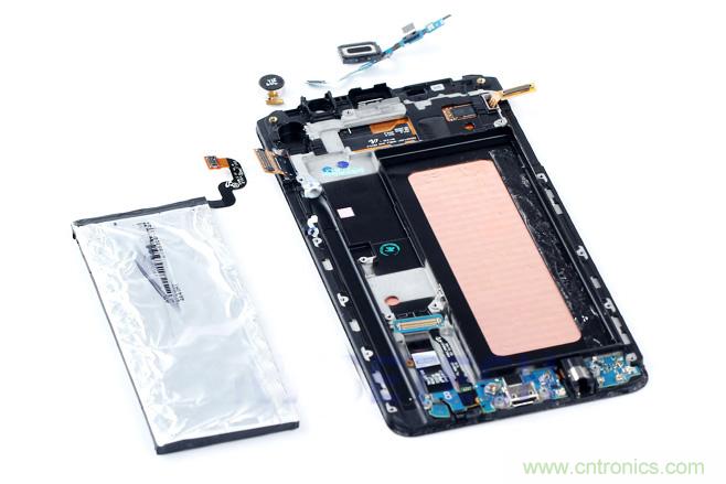 Galaxy Note5拆解，與S系列差距日漸模糊