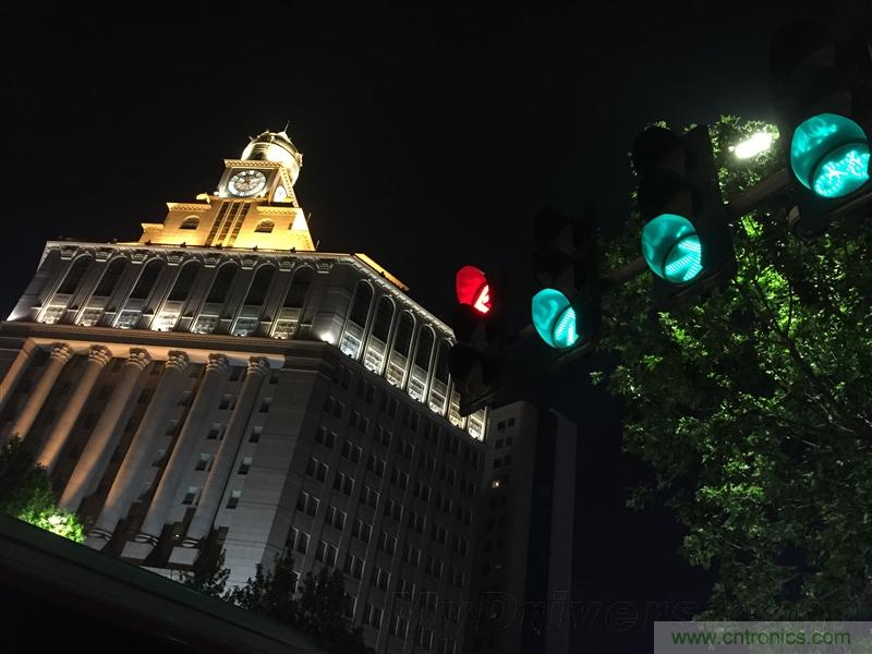 無邊框的 nubia Z9 ，一款既有驚喜，又有驚艷的智能手機