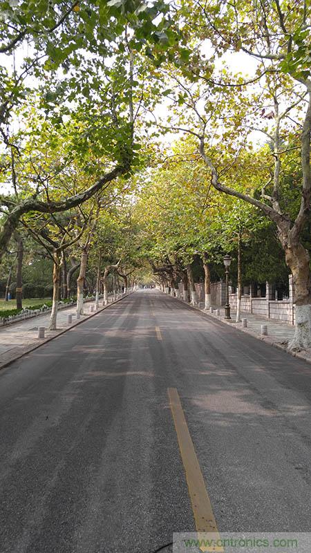 業(yè)界良心 LG V10 評測:剛毅、冷峻，不失人性化