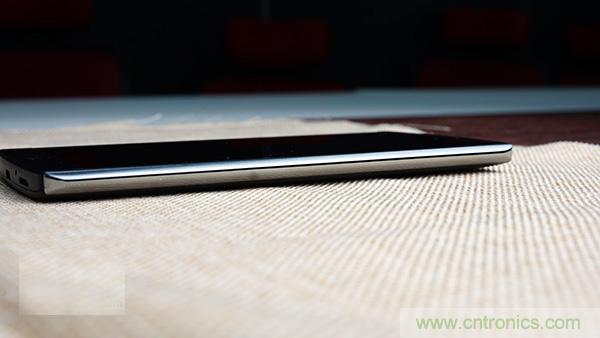 業(yè)界良心 LG V10 評測:剛毅、冷峻，不失人性化