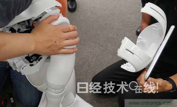 拆解筆記本不過癮，那就來拆拆日本情感機器人吧！