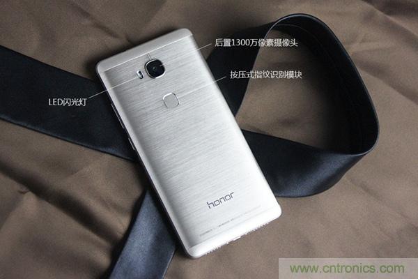 2015年9款千元智能手機(jī)橫評：誰才是紅海霸主？