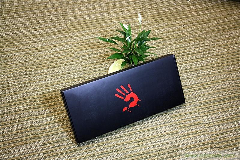 曾經(jīng)的網(wǎng)吧統(tǒng)治者&mdash;雙飛燕血手幽靈機(jī)械鍵盤，真世界最快？