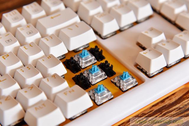 左手寫愛，右手寫他&mdash;&mdash;從此鍵盤鼠標不分家！