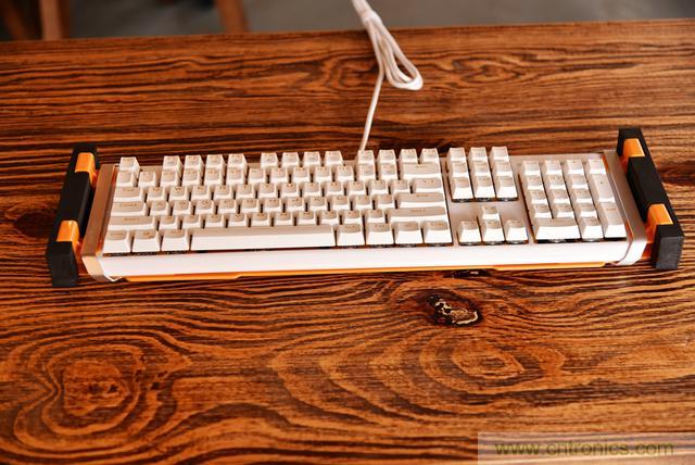 左手寫愛，右手寫他&mdash;&mdash;從此鍵盤鼠標不分家！