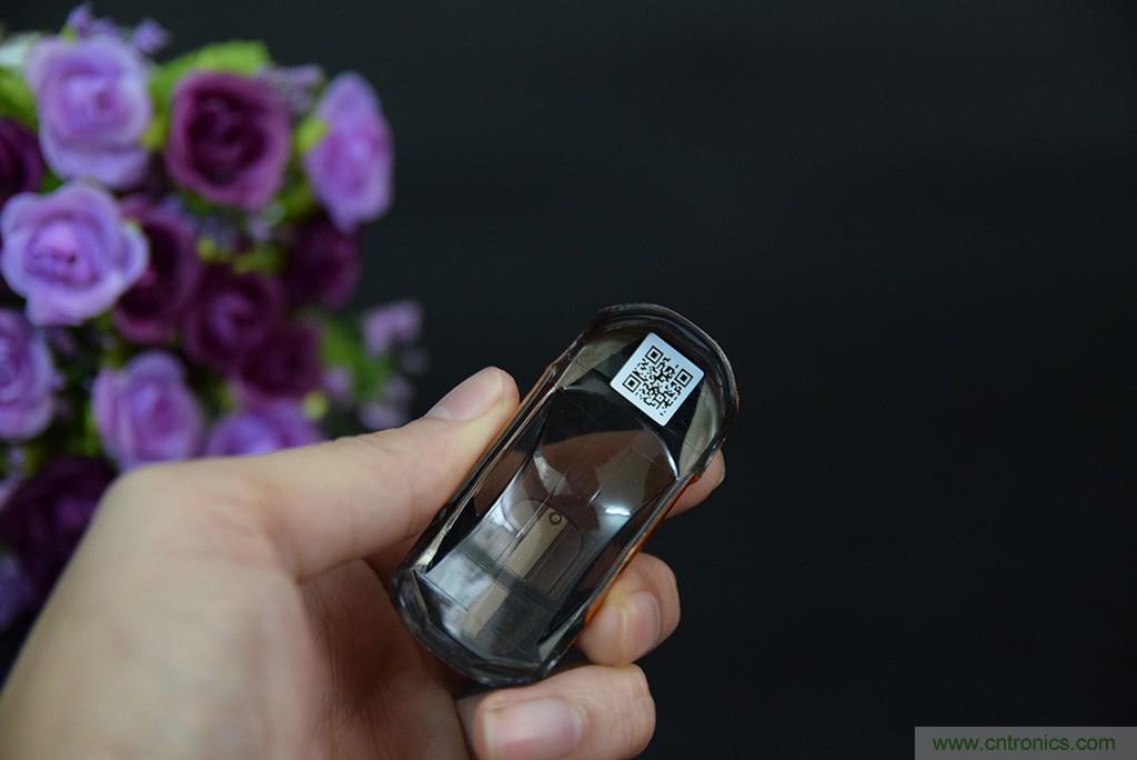 虛擬與現(xiàn)實相結(jié)合的飛車游戲，讓你體驗速度與激情的碰撞！