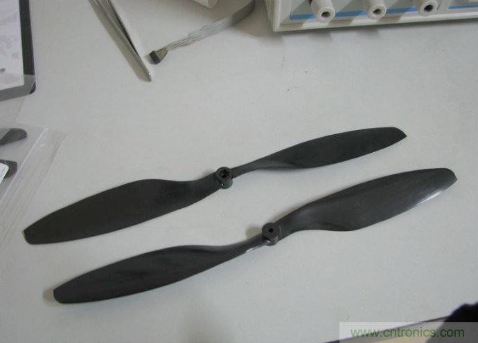 無人機 DIY 制作全過程，酷得不要不要的！