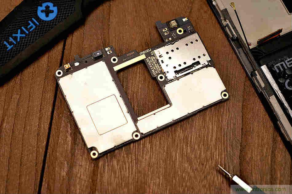 拆解魅族15 Plus：玩轉(zhuǎn)了新概念，但其工藝究竟如何？