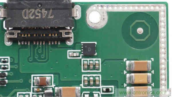 拆解華為保時捷設(shè)計快充無線充電器：憑啥能賣699？