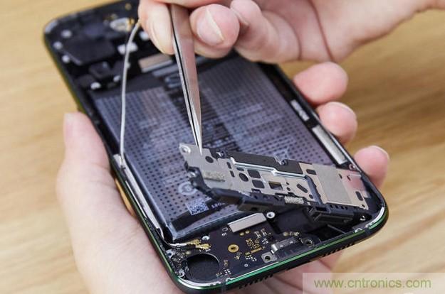 拆解黑鯊手機(jī)：多級(jí)直觸一體式液冷系統(tǒng)有什么門(mén)道？