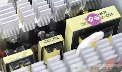 電源內(nèi)部&ldquo;一目了然&rdquo;