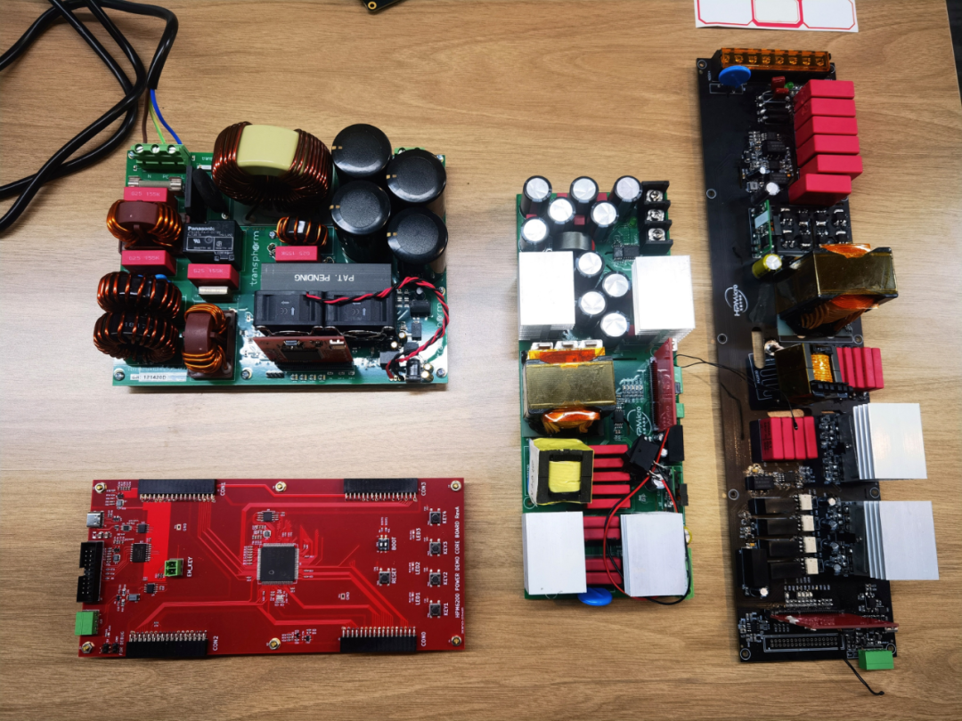 1600W雙路交錯新紀元：無橋圖騰柱TCM_PFC數(shù)字電源方案解析